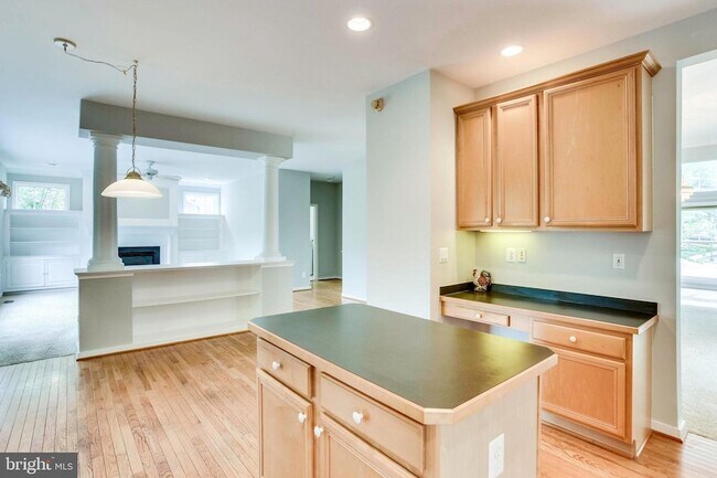 Building Photo - 26161 Rachel Hill Dr
