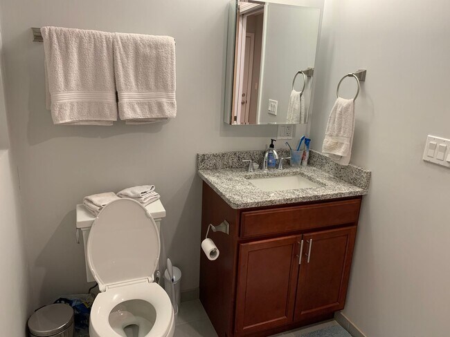 Building Photo - 1630 N Cleveland Ave