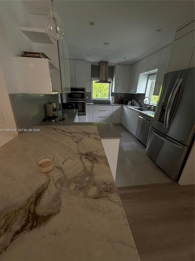 Building Photo - 675 NE 93rd St