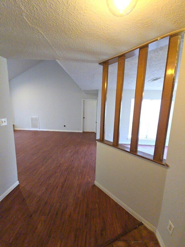 Building Photo - 1705 Bodart Ct