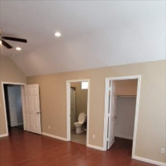 Main Bedroom with restroom&closet - 2530 S Sacramento Ave