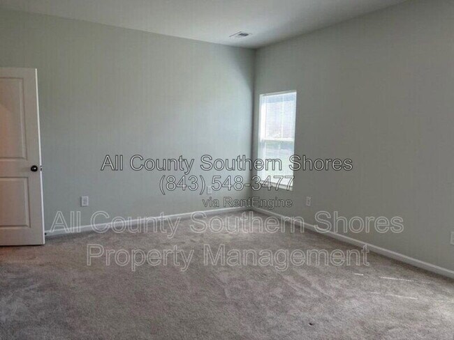 Building Photo - 234 S Reindeer Rd