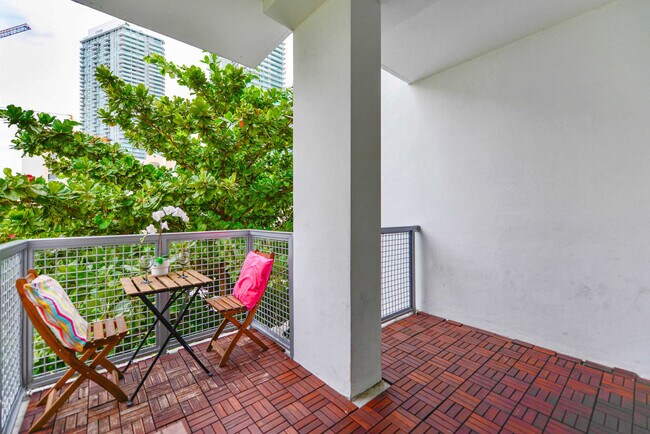 Building Photo - 481 NE 29th St