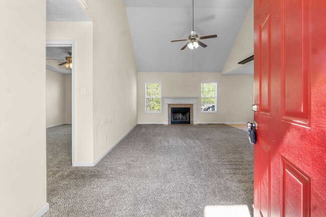 Building Photo - COMING SOON!    Cute home close to shoppin...