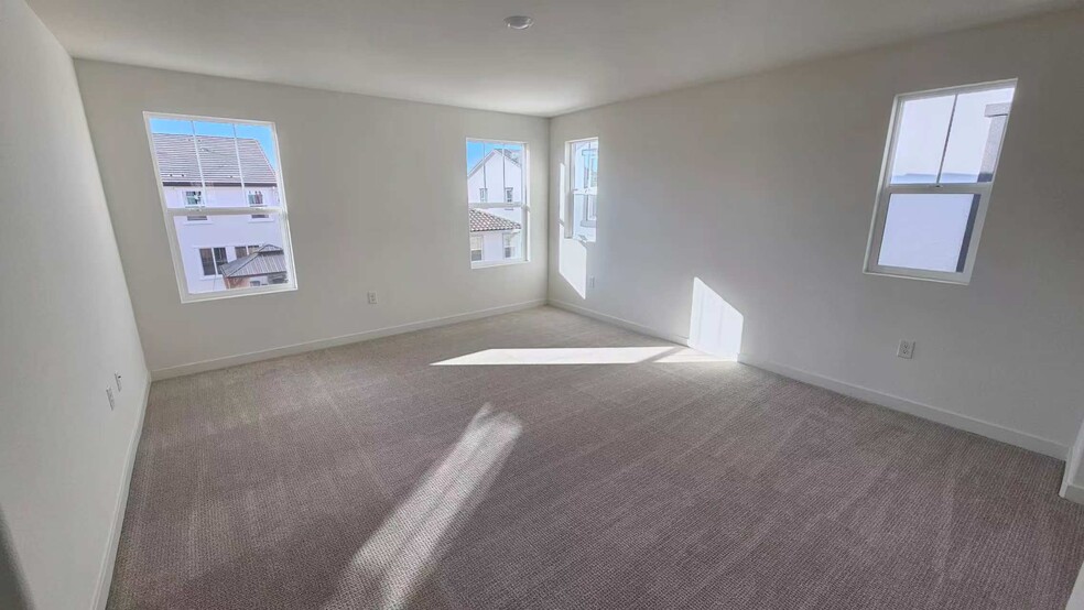 Building Photo - 10287 Garmont Way