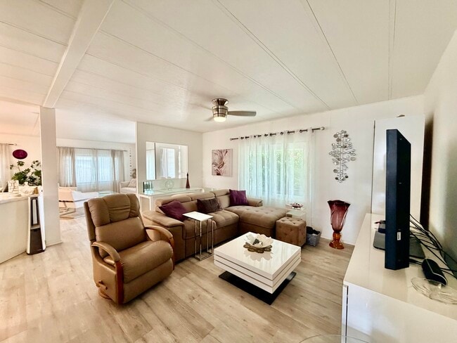 Building Photo - 38890 Desert Greens Dr W