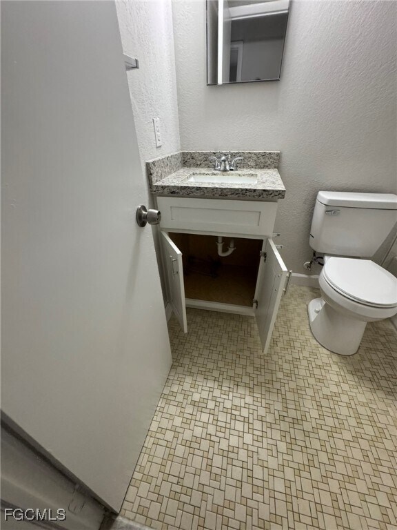 Building Photo - 2452 Stella St