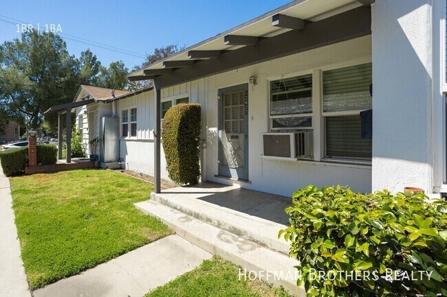 Building Photo - 12423 1/2 Chandler Blvd