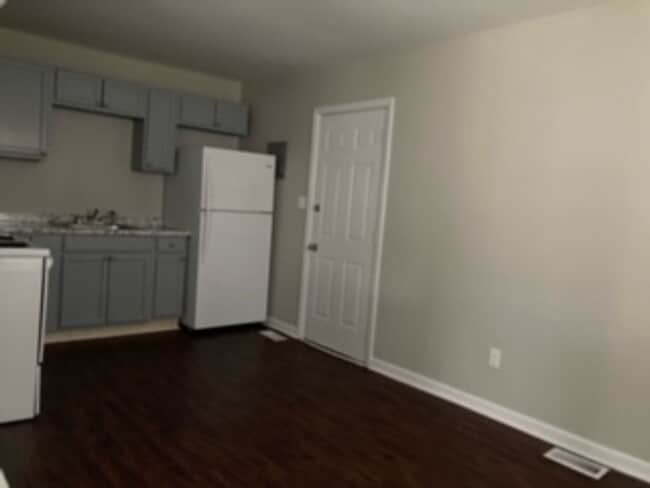 Building Photo - Must see ranch style 3Bdr 1 Bath home. It's located off Hovis Rd.