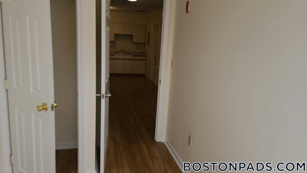 Building Photo - 81 Essex St