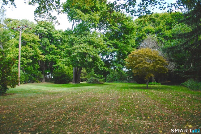 Building Photo - 60 Grove St