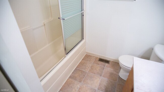 Building Photo - 2 br, 2.5 bath Townhome - The Gables The G...