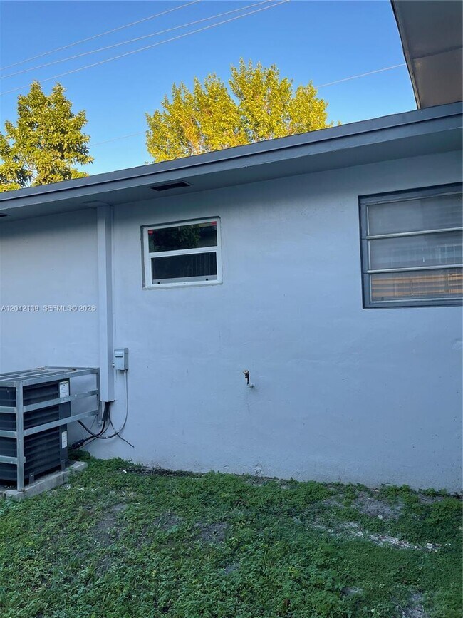 Building Photo - 2901 NW 50th St