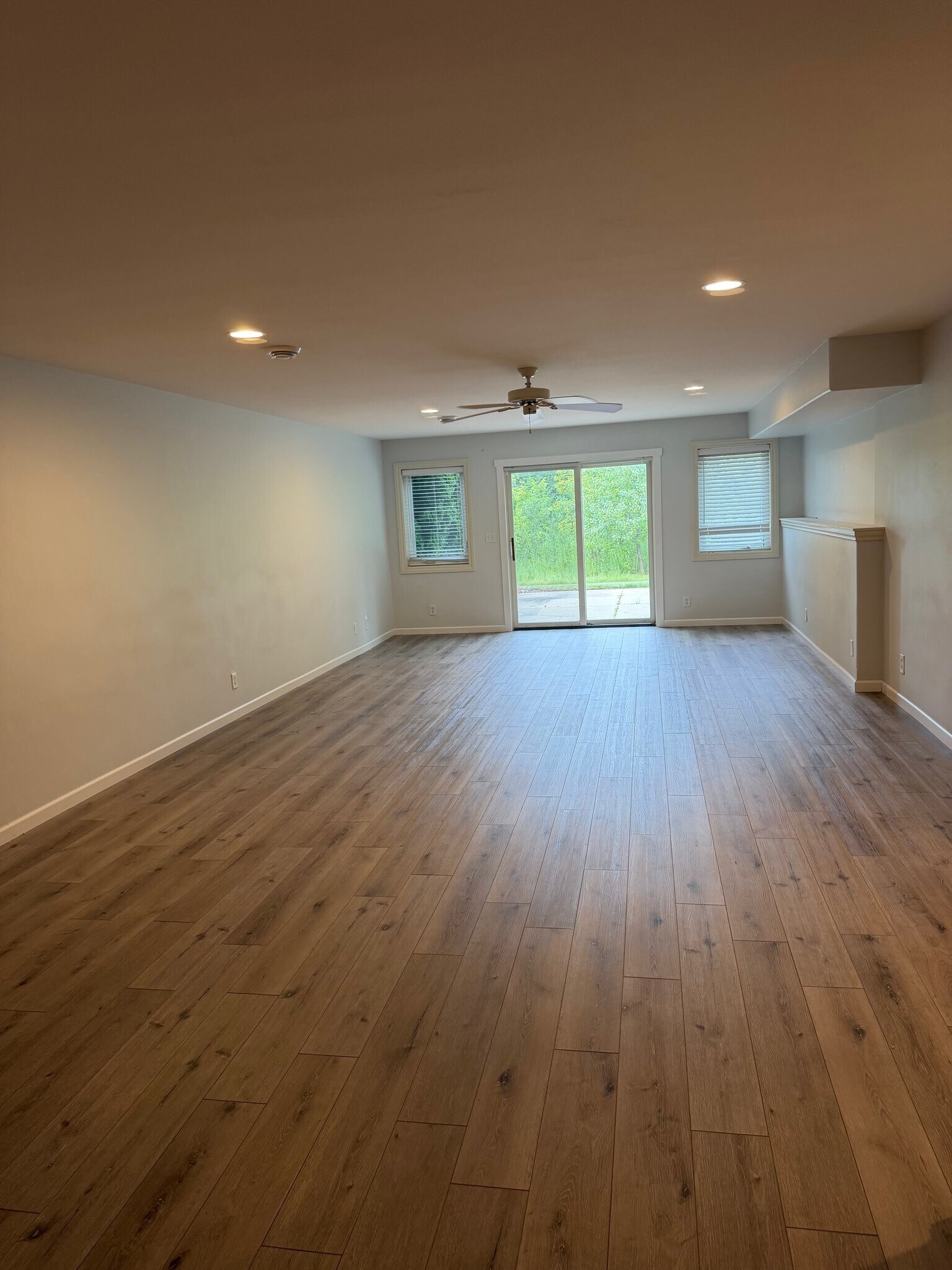 Building Photo - 4892 Monarch Dr