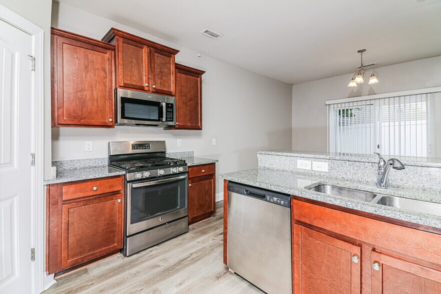 Building Photo - 3600 Sunbright Ln