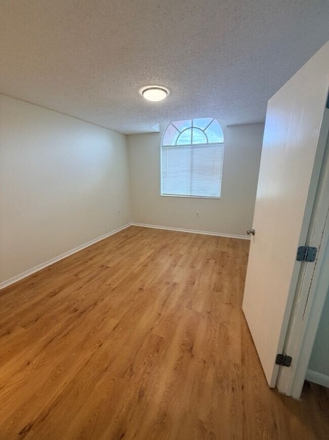 Building Photo - Great Condo in West Palm Beach
