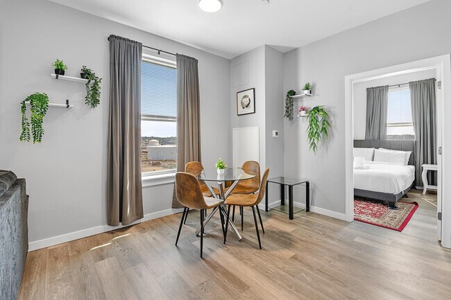 Building Photo - 95 Broadway-SI ID1240366P