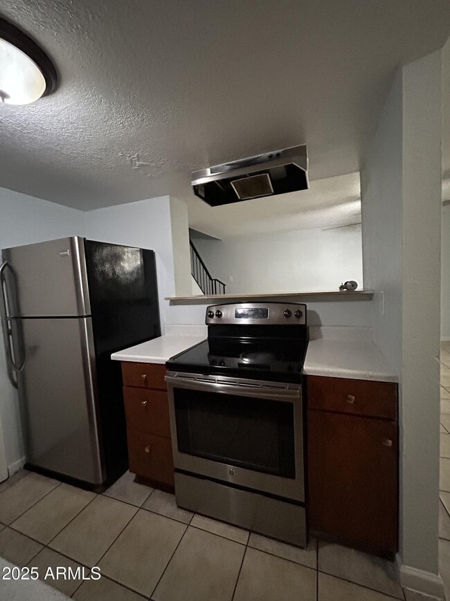 Building Photo - 5415 W Lynwood St