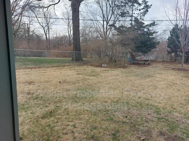 Building Photo - 3039 W 7th St