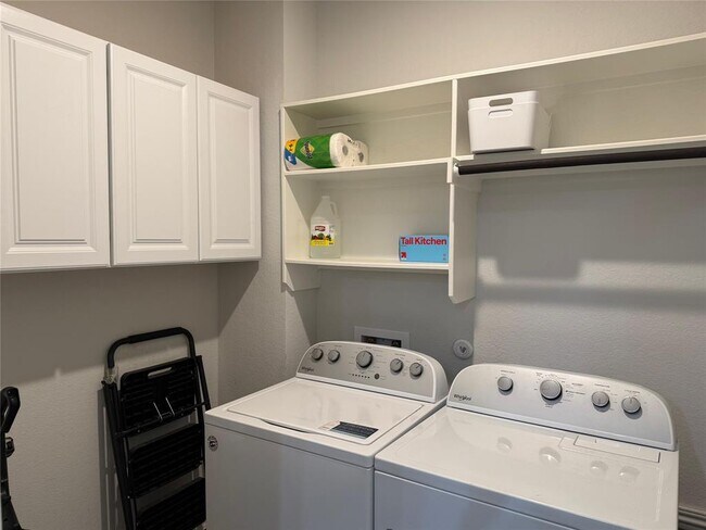 Building Photo - 6017 Teodoro Bend