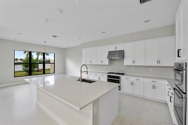 Building Photo - 20119 Pacific Dunes Dr