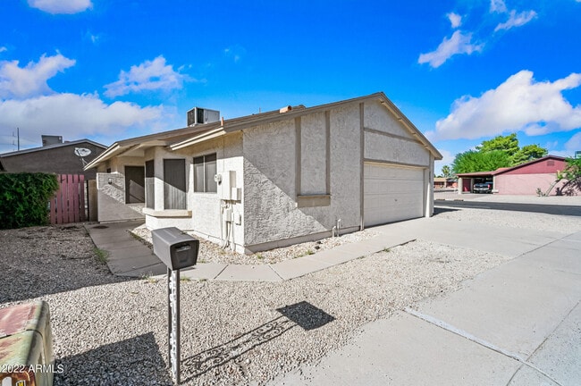 Primary Photo - 2602 W Winchcomb Dr