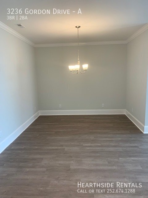 Building Photo - 3236 Gordon Dr