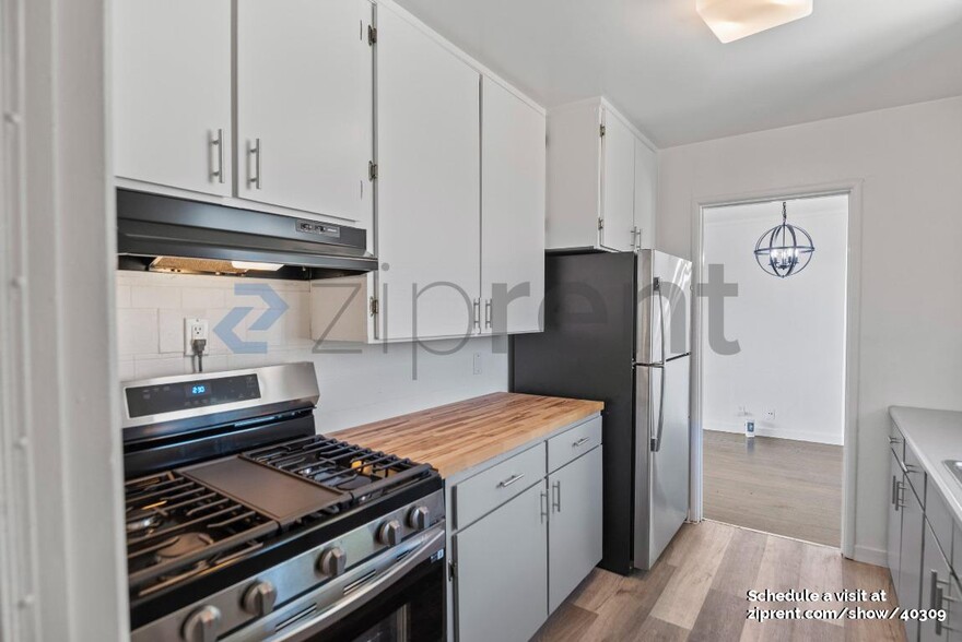 Building Photo - 1257 77th Ave