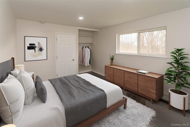 Building Photo - 11 Fishkill Glen Dr