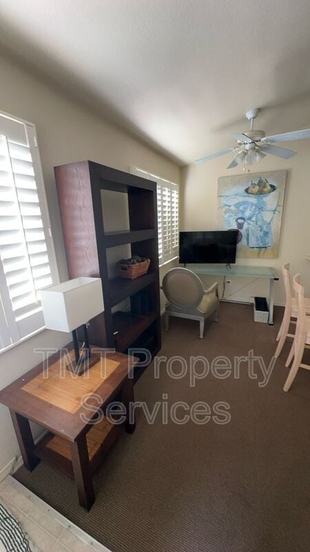 Building Photo - 115 Palomar Ave