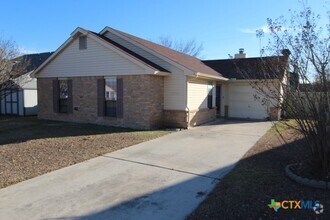 Building Photo - 2404 Fieldstone Dr