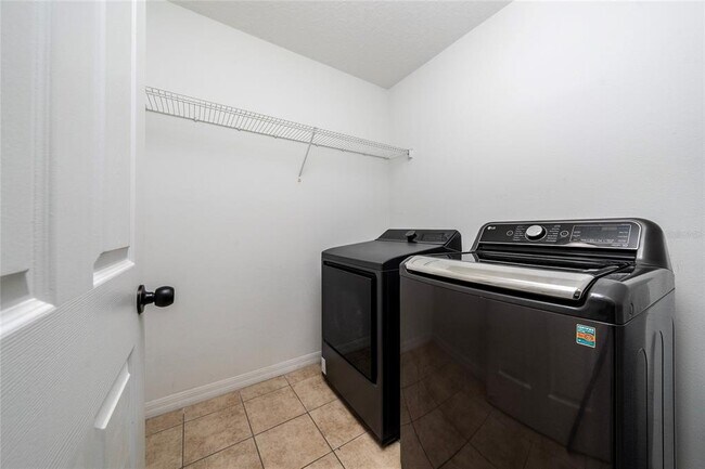 Building Photo - 3008 Seaview Castle Dr