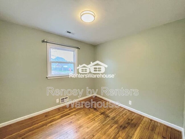 Building Photo - 528 Plantation Dr