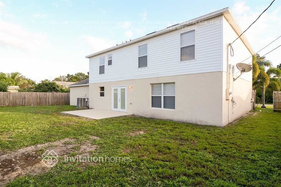 Building Photo - 1249 SW Mancuso Ave