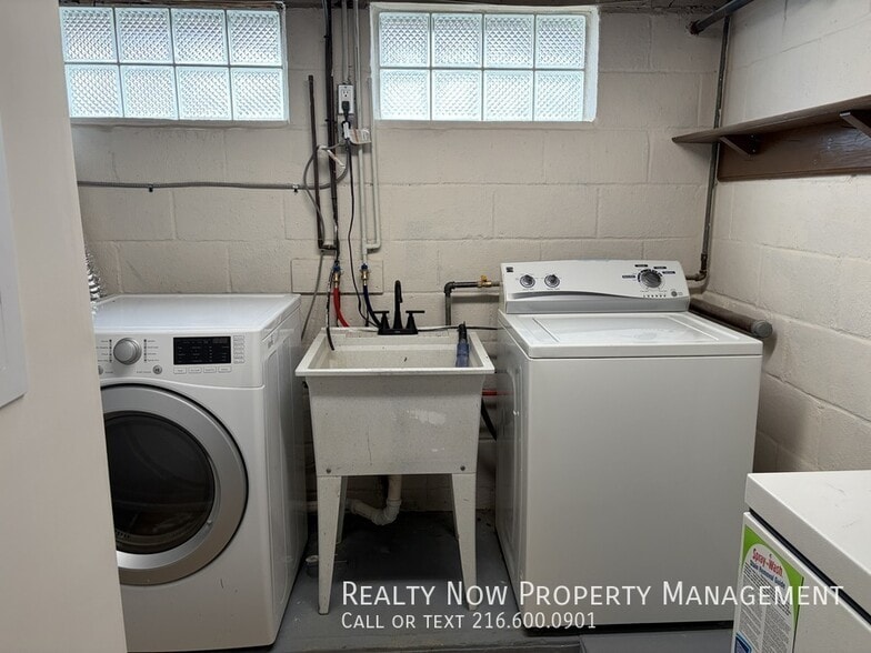 Building Photo - 6333 W 130th St