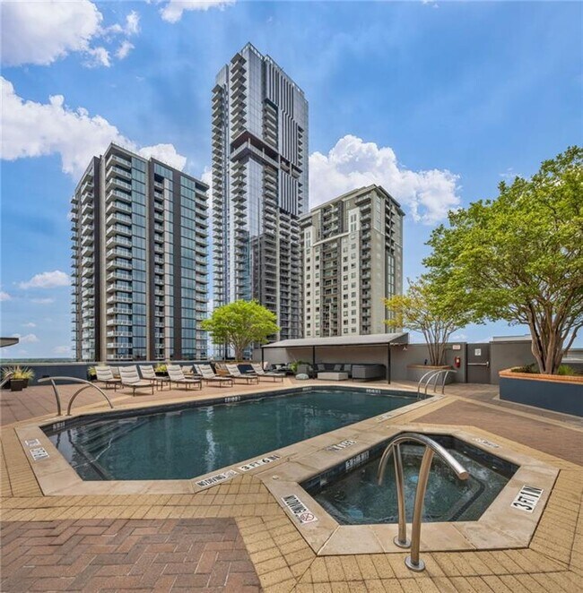 Building Photo - 54 Rainey St