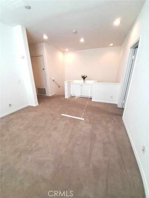 Building Photo - 76 Bixby Cir