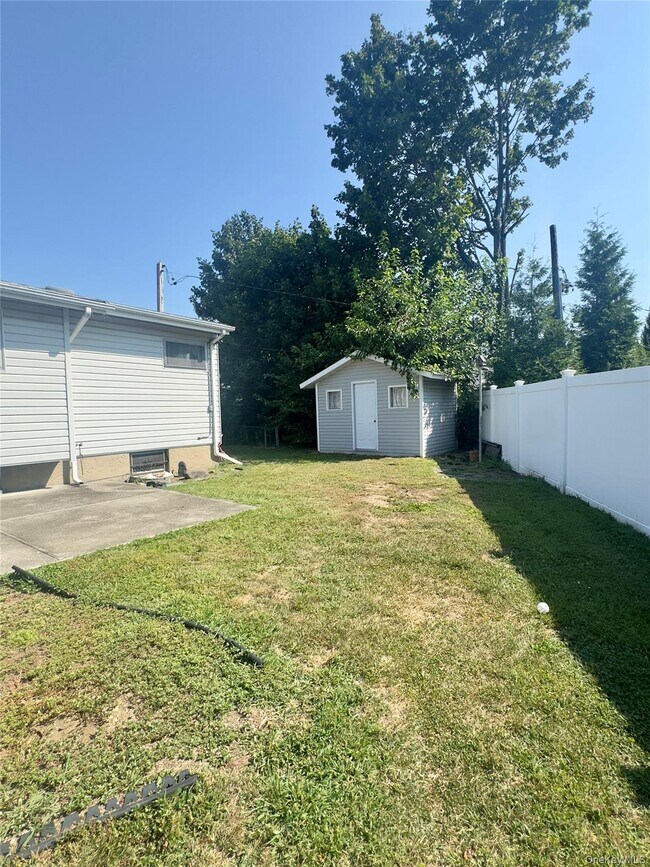 Building Photo - 3561 Courtney Ln