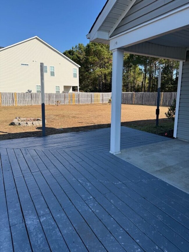 Building Photo - 3 Bedroom Home in The Landing at Folkstone...