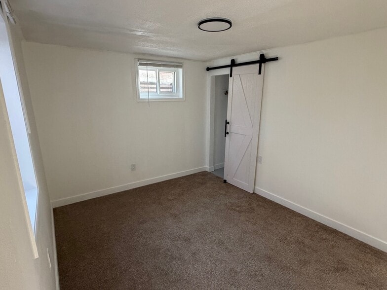 Building Photo - 6391 S Spotswood Cir