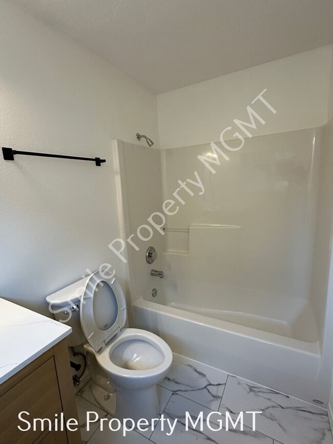 Building Photo - Remodeled Ranch in a Quiet Community