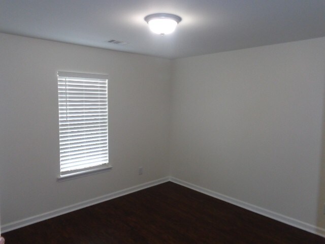 Building Photo - 3009 Rock Springs Rd