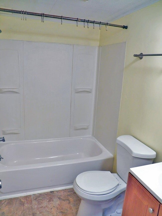 Building Photo - 2337 2nd New Hampshire Turnpike N