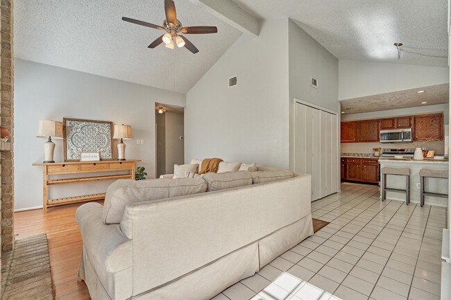 Building Photo - 23419 Summer Pine Dr