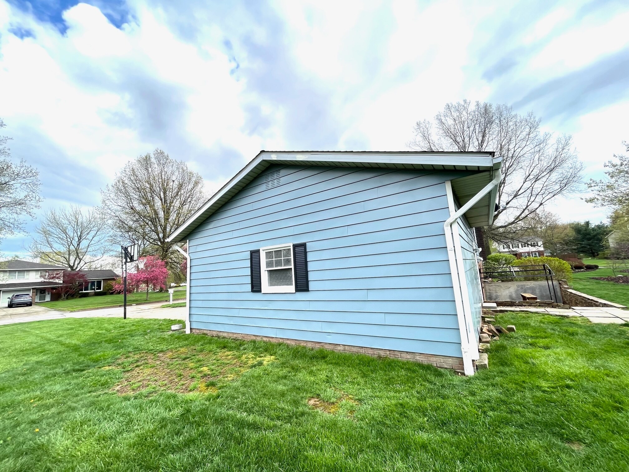 Building Photo - 396 Forest Ln