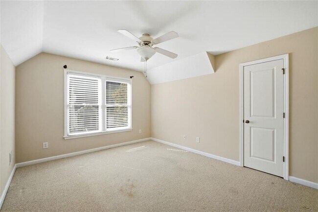 Building Photo - 2532 Village Creek Landing SE