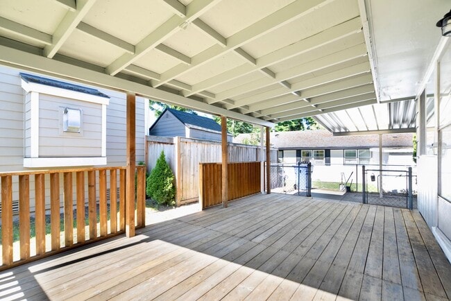Building Photo - Beautiful 4bed 2bath Home in Renton