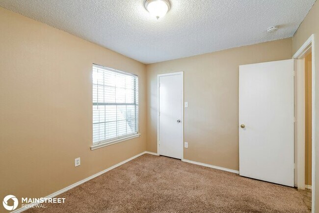 Building Photo - 5427 Whisper Glen Dr