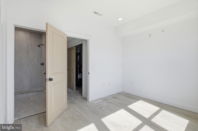 Building Photo - 2326 N 16th St