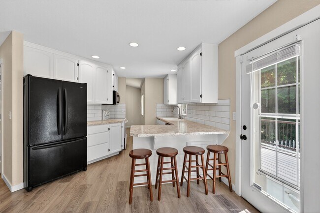 Building Photo - A Private Sanctuary with Perfect Proximity